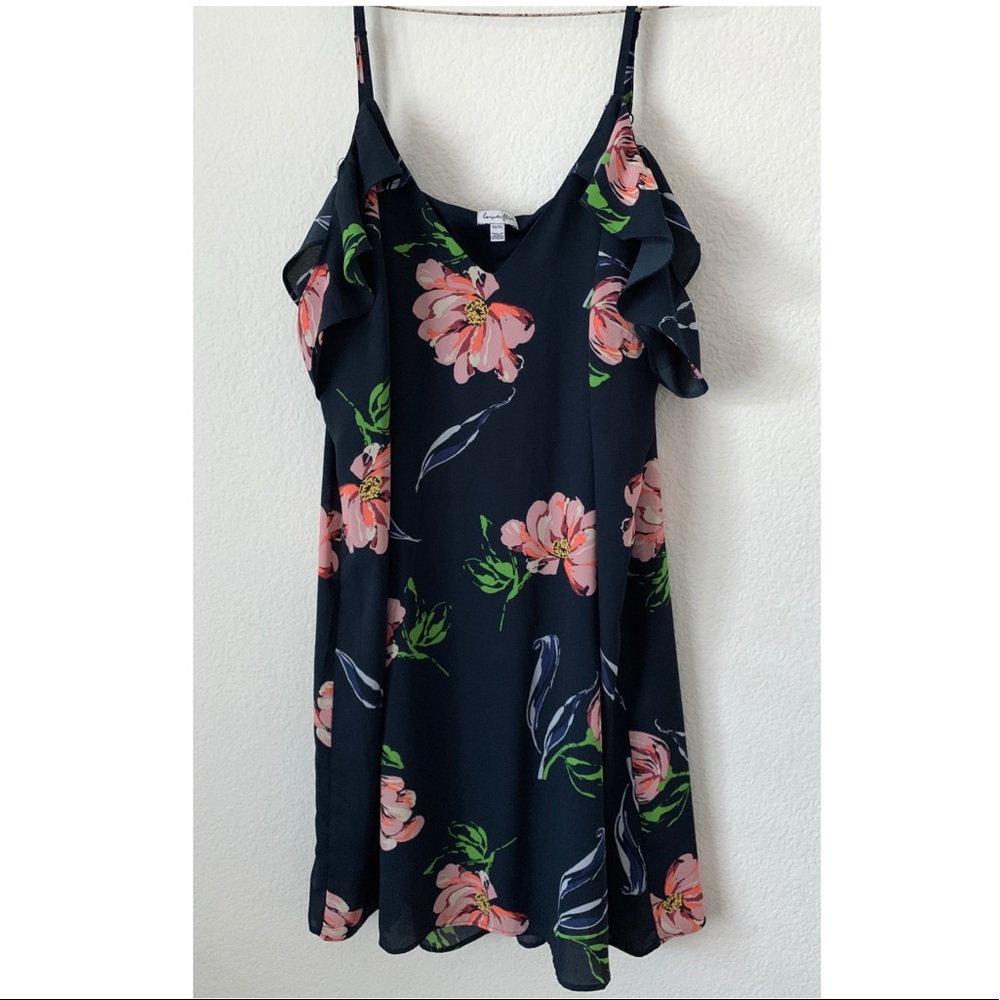 Cute floral spring dress.